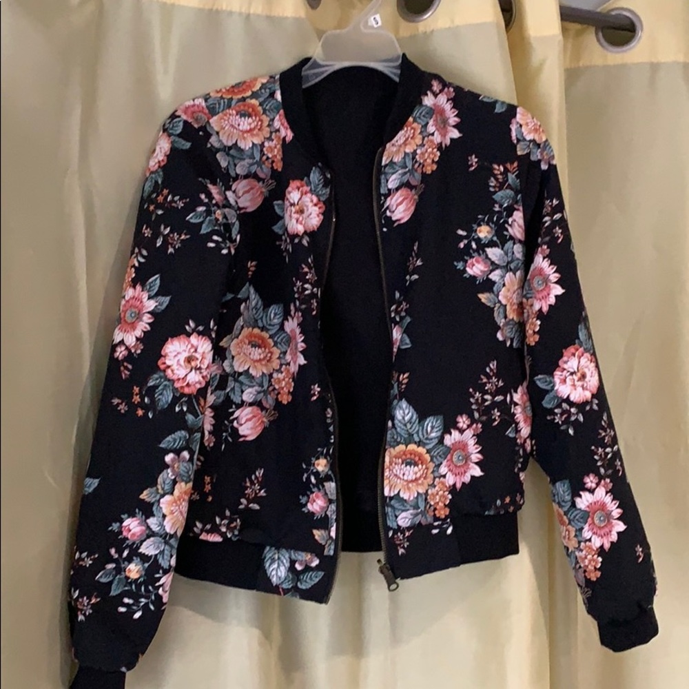 Reversible bomber jacket